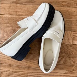 NEVER WORN Italian leather lug sole loafers (brand quince)